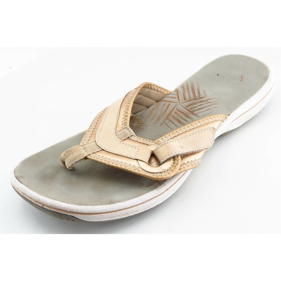 Clarks Size 8‎ M Gold Flip Flop Synthetic Women Sandal Shoes - Picture 1 of 6